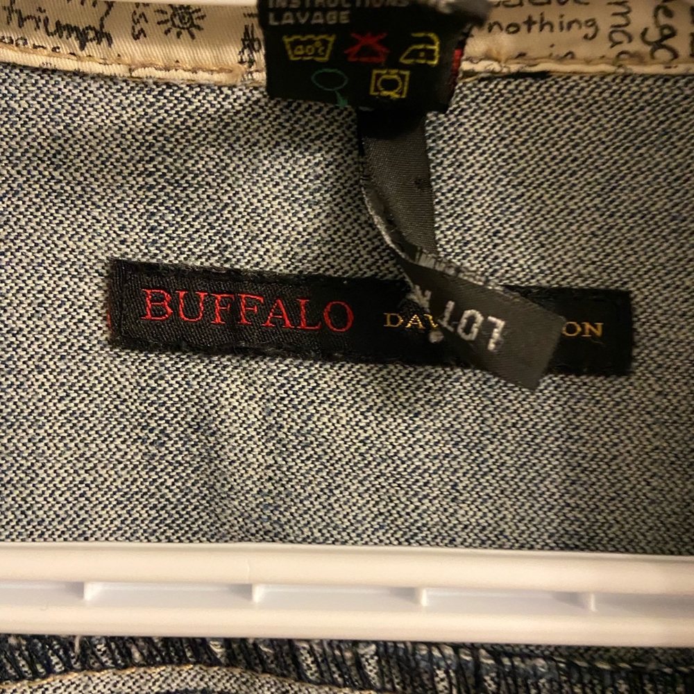 Ladies GUESS Jean Jacket - Picture 6 of 6